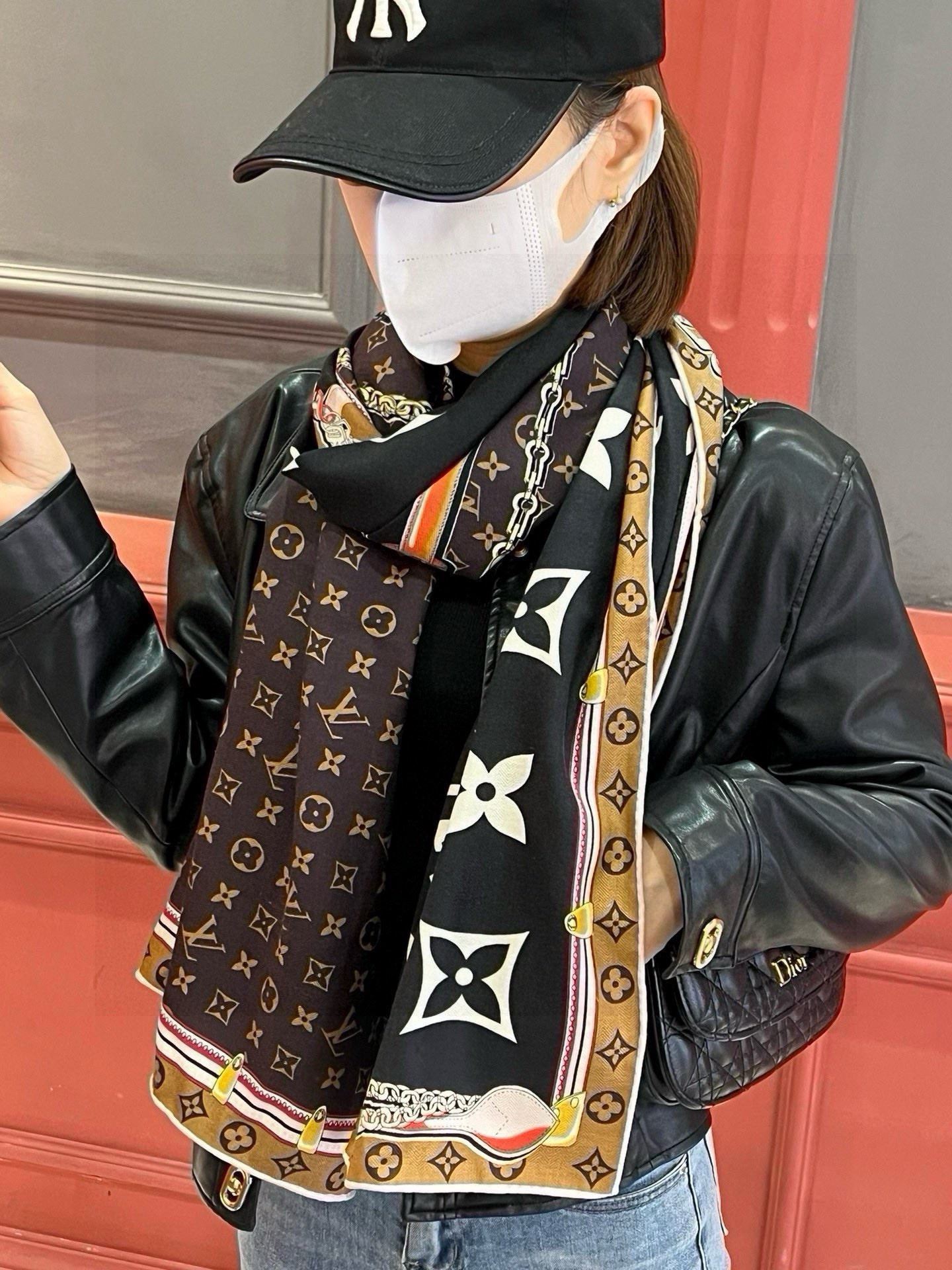 Louis Vuitton Scarf